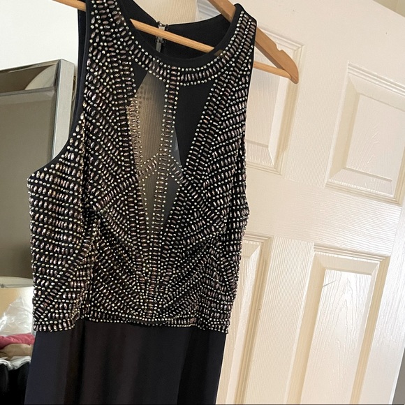 Beautiful Evening Gown - Picture 1 of 4